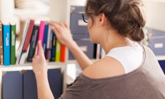 Cómo utilizar la biblioteca en el aula para fomentar la lectura y la investigación