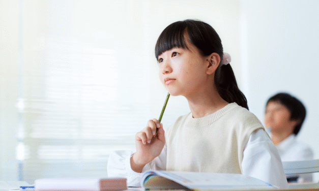 Cómo desarrollar el pensamiento crítico en alumnos hiperconectados