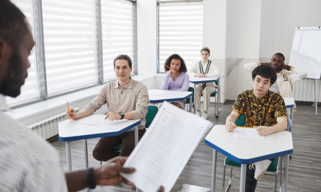 Técnicas simples de relajación para aplicar en el aula antes de un examen