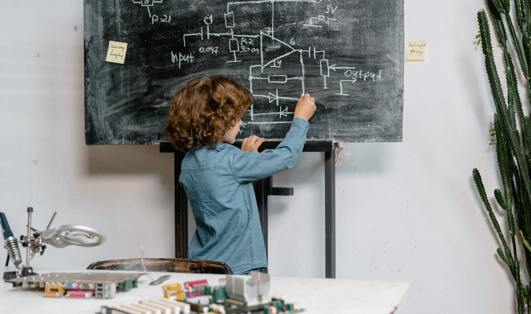 El dibujo libre como herramienta para explorar ideas en la escuela