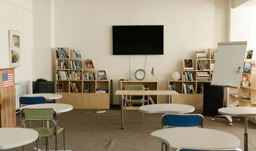 Lo que la historia aún enseña: el legado del pasado en la educación actual