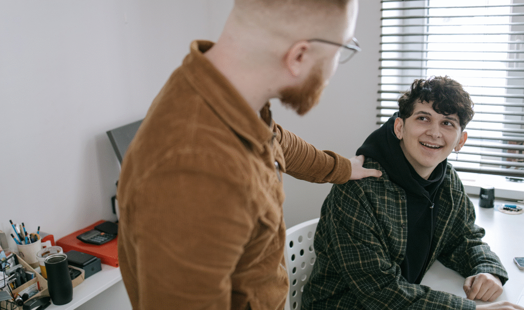 Adolescentes y emociones: cómo acompañarlos sin invadir