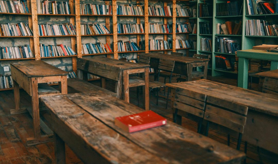 El valor de mirar atrás: lo que el pasado enseña a la educación del futuro