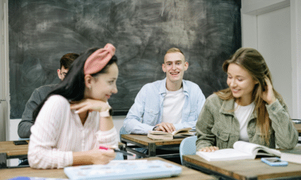 Humor en la escuela: un recurso pedagógico que transforma el ambiente