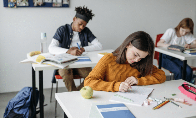 Enseñar desde el silencio: el poder invisible del maestro