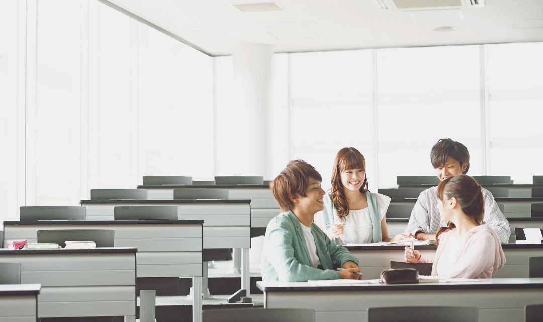 Educación superior accesible: obstáculos y soluciones