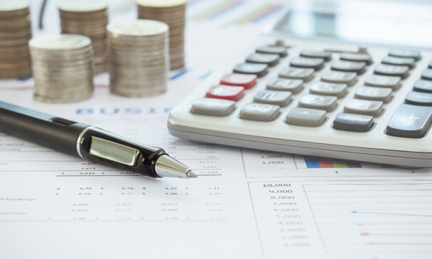 Comparación de financiación escolar: diferencias y consecuencias