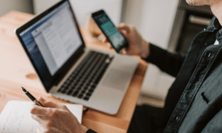 WhatsApp de padres: cómo actuar ante mensajes agresivos y evitar conflictos