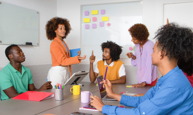 Formación en tecnología educativa para docentes actuales