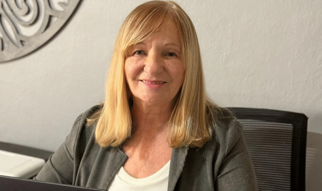 De Maestra a Conferencista Internacional: Una charla con Marta Bonserio ante su 5ª Feria del Libro